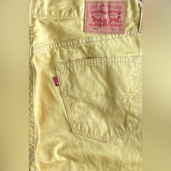 Levi's 501 Yellow Original Fit Buttonfly Men Jeans Size 36x36 - Picture 8 of 9